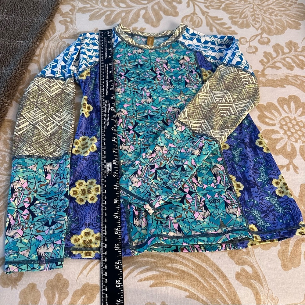 Maaji Geometric Designed Rash Guard - Picture 7 of 10